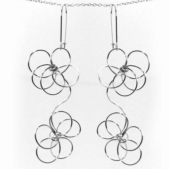 Wire flower earrings and necklace set handmade in Canada - Picture 3 of 5